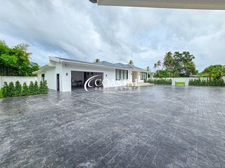 For sale 5 bedrooms house in Bang Lamung, Chonburi