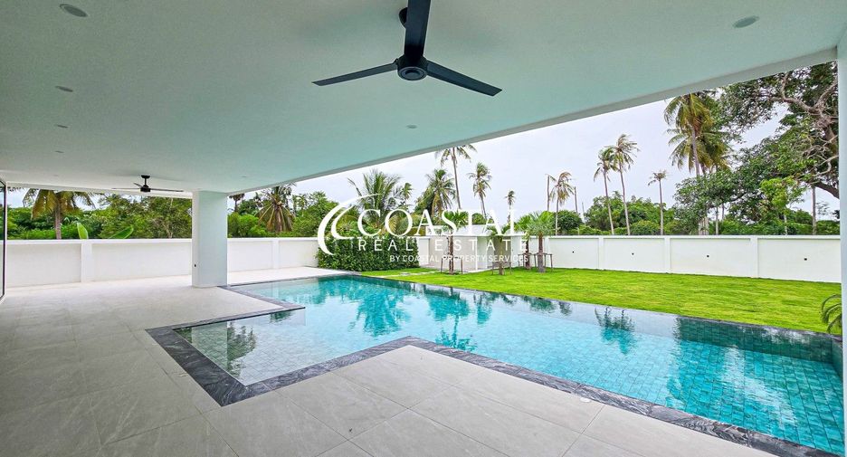 For sale 5 bedrooms house in Bang Lamung, Chonburi