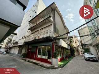 Local comercial en venta de 3 habitaciones en Bang Rak, Bangkok