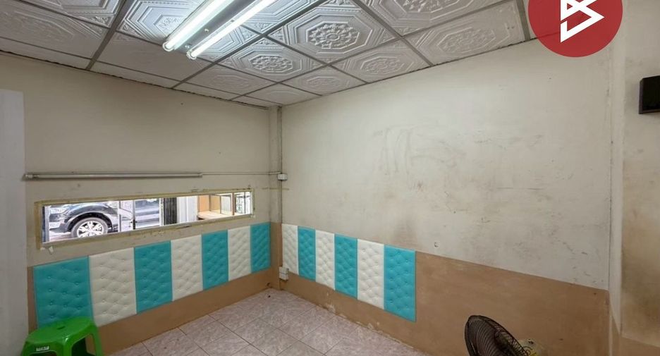 Local comercial en venta de 3 habitaciones en Bang Rak, Bangkok