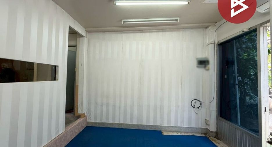 Local comercial en venta de 3 habitaciones en Bang Rak, Bangkok