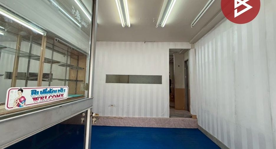 Local comercial en venta de 3 habitaciones en Bang Rak, Bangkok