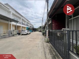 For sale 3 ベッドルーム townhouse in Sam Phran, Nakhon Pathom
