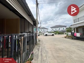 For sale 3 ベッドルーム townhouse in Sam Phran, Nakhon Pathom