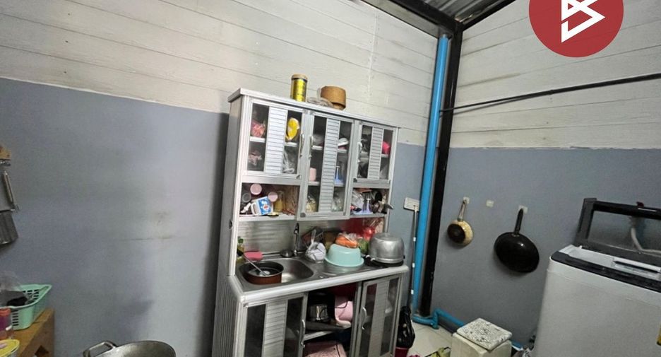 For sale 3 ベッドルーム townhouse in Sam Phran, Nakhon Pathom