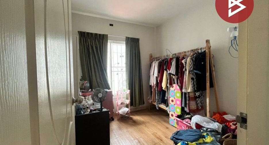 For sale 3 ベッドルーム townhouse in Sam Phran, Nakhon Pathom