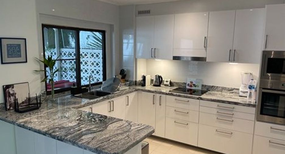 For sale 3 bedrooms villa in Na Jomtien, Pattaya