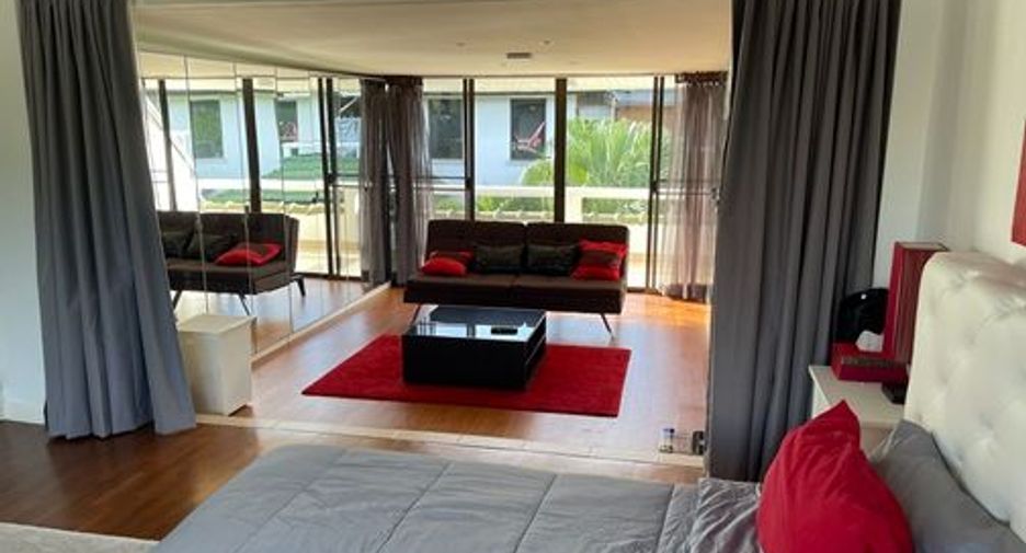 For sale 3 bedrooms villa in Na Jomtien, Pattaya