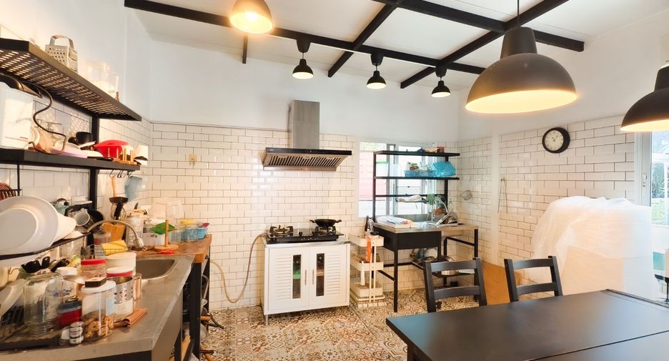 Haus zum Kauf mit 3 Zimmer in Bang Na, Bangkok