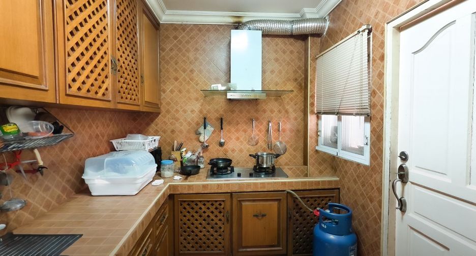 Haus zum Kauf mit 3 Zimmer in Bang Na, Bangkok