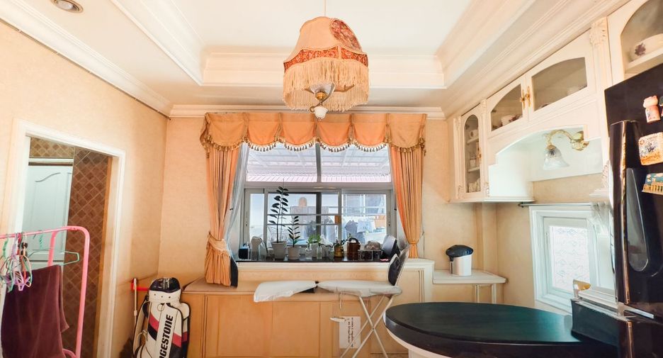Haus zum Kauf mit 3 Zimmer in Bang Na, Bangkok