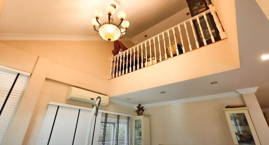 Haus zum Kauf mit 3 Zimmer in Bang Na, Bangkok