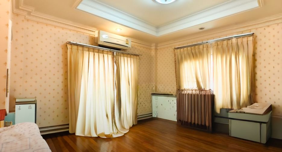 Haus zum Kauf mit 3 Zimmer in Bang Na, Bangkok