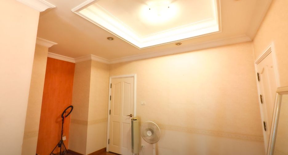 Haus zum Kauf mit 3 Zimmer in Bang Na, Bangkok