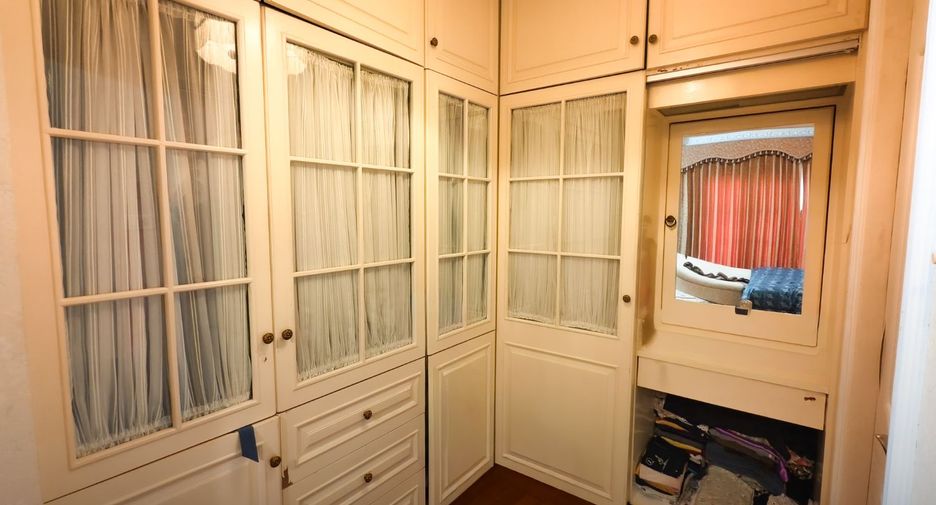 Haus zum Kauf mit 3 Zimmer in Bang Na, Bangkok