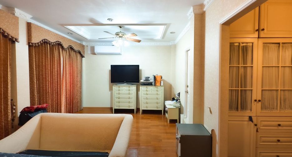 Haus zum Kauf mit 3 Zimmer in Bang Na, Bangkok