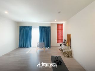 Casa adosada en venta de 3 habitaciones en Saphan Sung, Bangkok