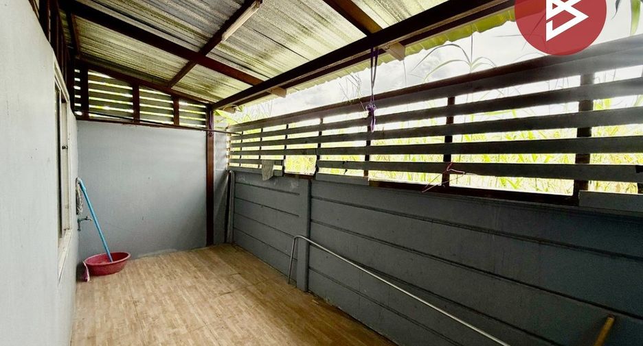For sale 3 ベッドルーム townhouse in Sam Phran, Nakhon Pathom