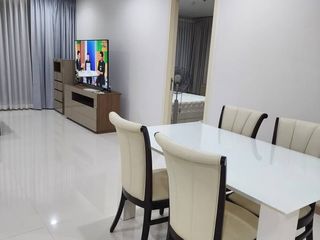 À louer 2 chambres condo à Yan Nawa, Bangkok