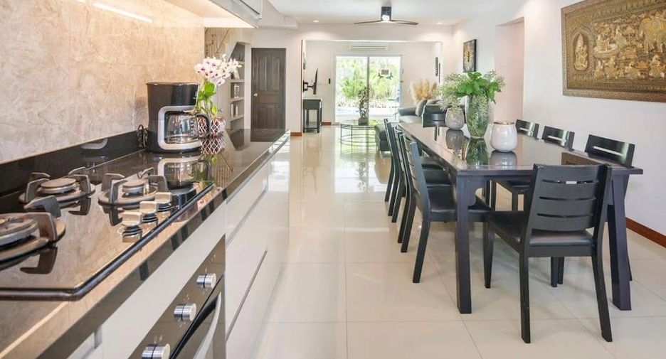 Villa zum Kauf mit 6 Zimmer in Bang Lamung, Chonburi