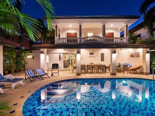 Villa zum Kauf mit 6 Zimmer in Bang Lamung, Chonburi