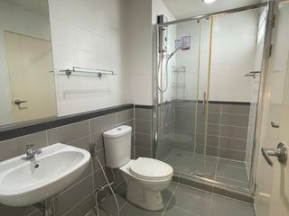 For rent 3 bedrooms condo in Khan Na Yao, Bangkok