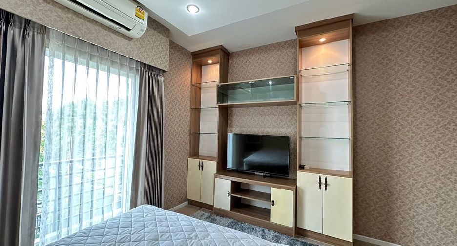 For rent 3 bedrooms condo in Khan Na Yao, Bangkok