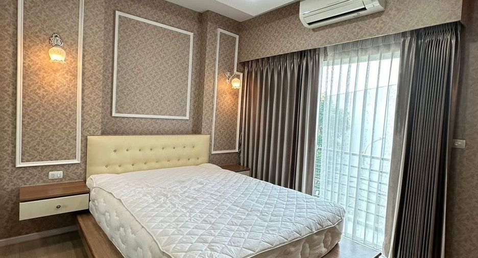 For rent 3 bedrooms condo in Khan Na Yao, Bangkok
