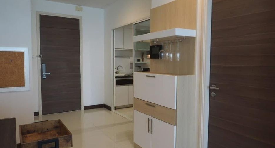 For rent 1 bed condo in Yan Nawa, Bangkok