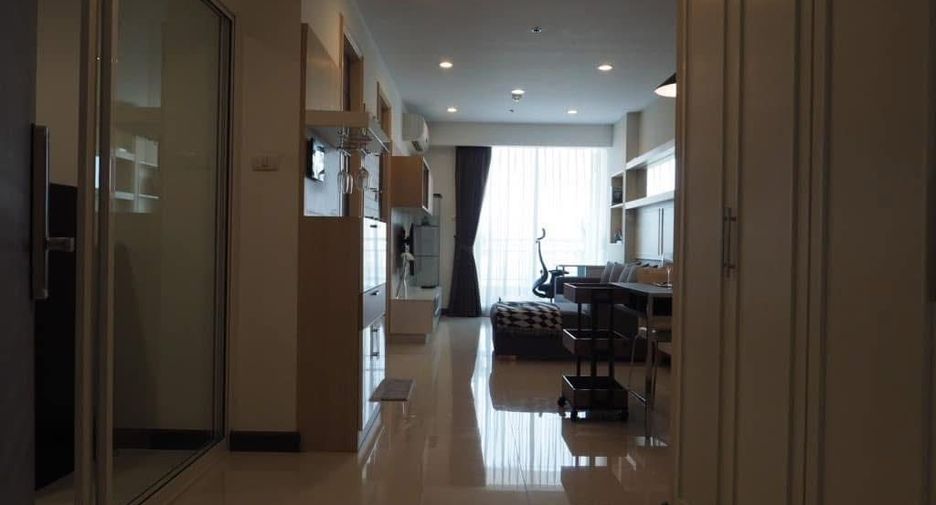 For rent 1 bed condo in Yan Nawa, Bangkok