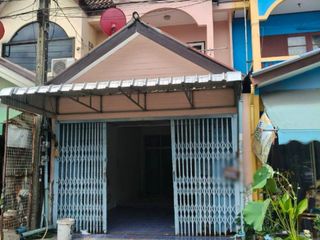 For sale 2 bedrooms townhouse in Krathum Baen, Samut Sakhon