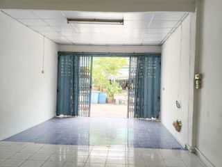 For sale 2 bedrooms townhouse in Krathum Baen, Samut Sakhon