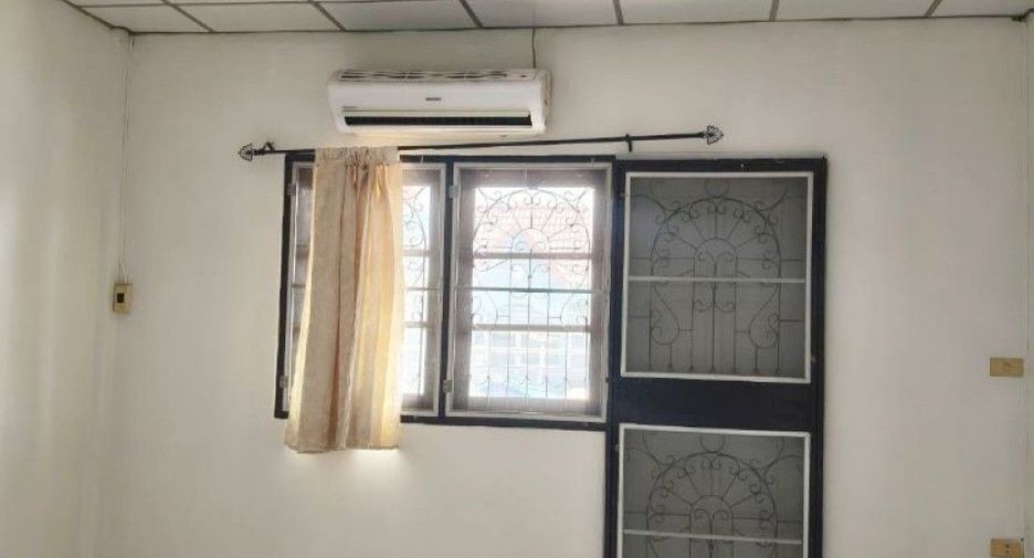 Reihenhaus zum Kauf mit 2 Zimmer in Krathum Baen, Samut Sakhon