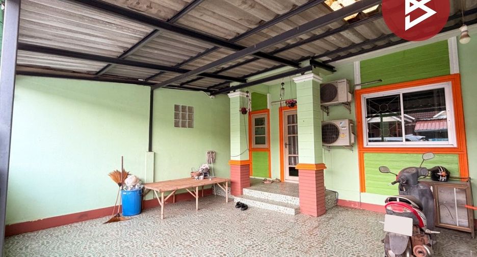 Reihenhaus zum Kauf mit 2 Zimmer in Si Maha Phot, Prachin Buri
