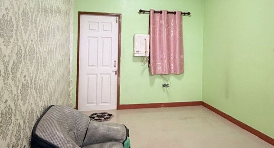Reihenhaus zum Kauf mit 2 Zimmer in Si Maha Phot, Prachin Buri