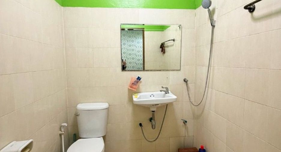 Reihenhaus zum Kauf mit 2 Zimmer in Si Maha Phot, Prachin Buri