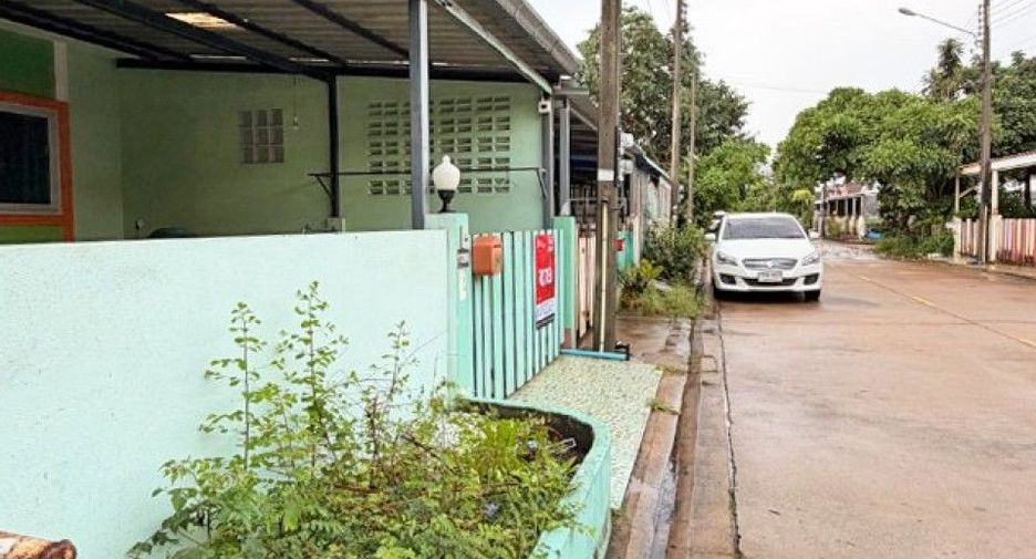 Reihenhaus zum Kauf mit 2 Zimmer in Si Maha Phot, Prachin Buri