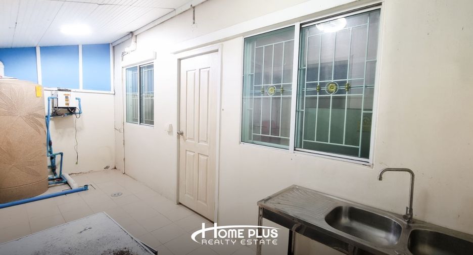 Casa adosada en alquiler y en venta de 3 habitaciones en Mueang Pathum Thani, Pathum Thani