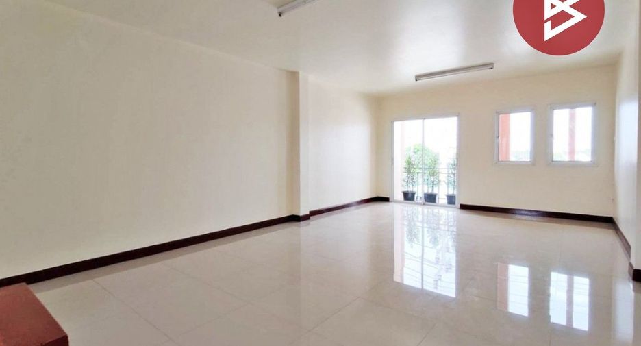 For sale 2 bedrooms retail Space in Phan Thong, Chonburi