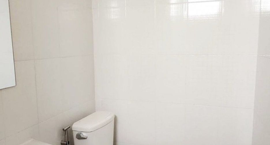 For sale 2 bedrooms retail Space in Phan Thong, Chonburi