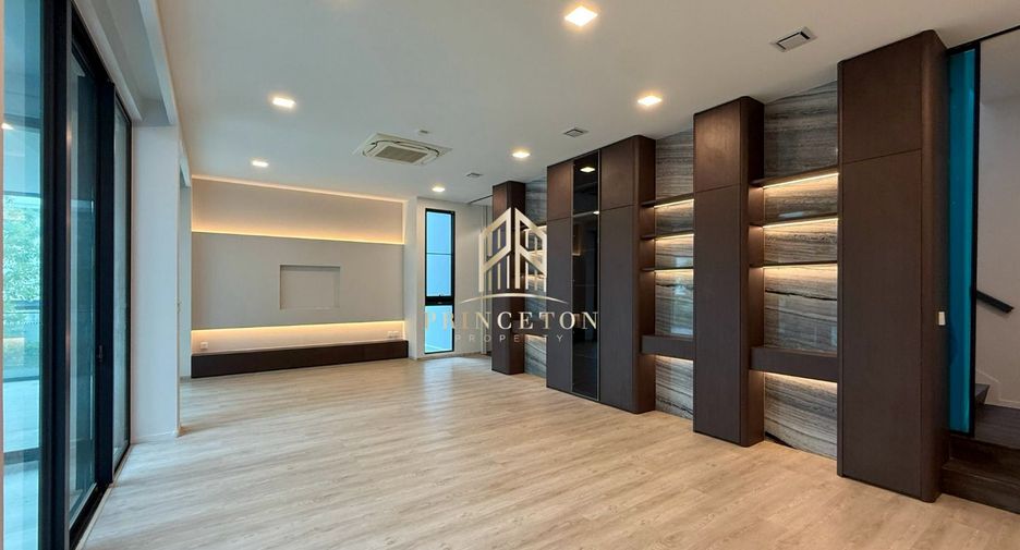 Casa en venta de 4 habitaciones en Saphan Sung, Bangkok