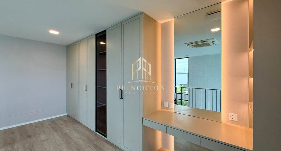 Casa en venta de 4 habitaciones en Saphan Sung, Bangkok