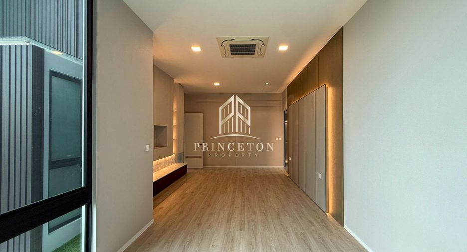 Casa en venta de 4 habitaciones en Saphan Sung, Bangkok