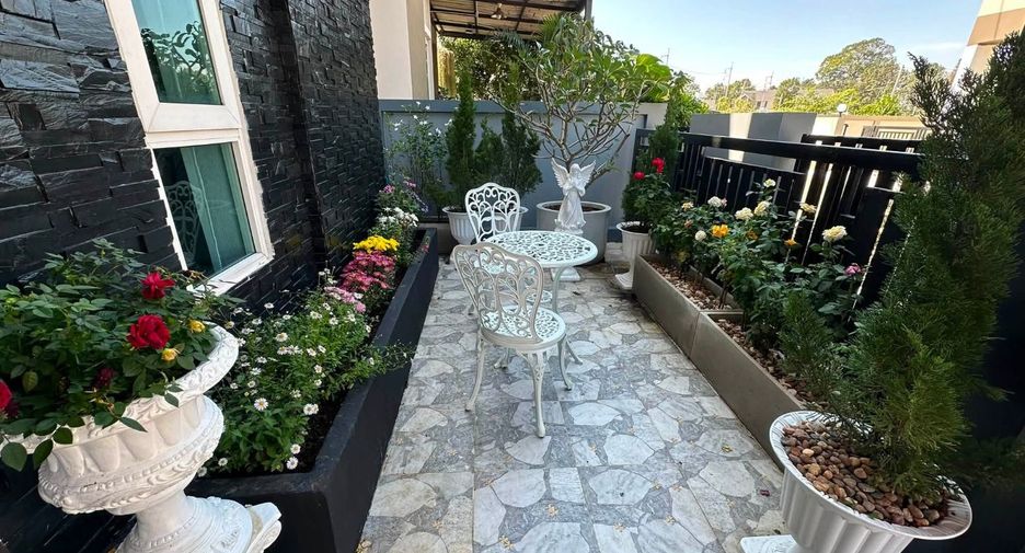 For rent 4 bedrooms house in Bang Lamung, Chonburi