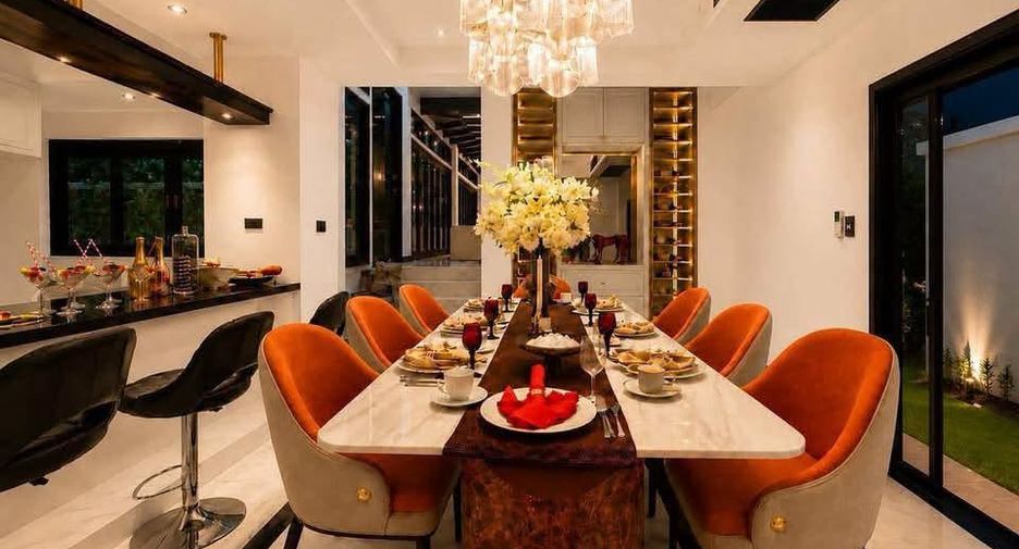 For rent 4 bedrooms villa in Bang Lamung, Chonburi