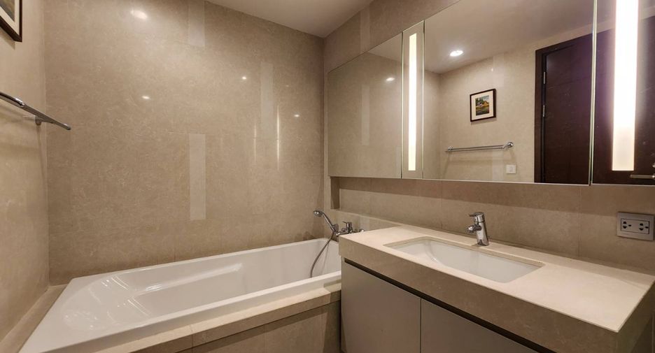 For rent 2 bedrooms condo in Watthana, Bangkok