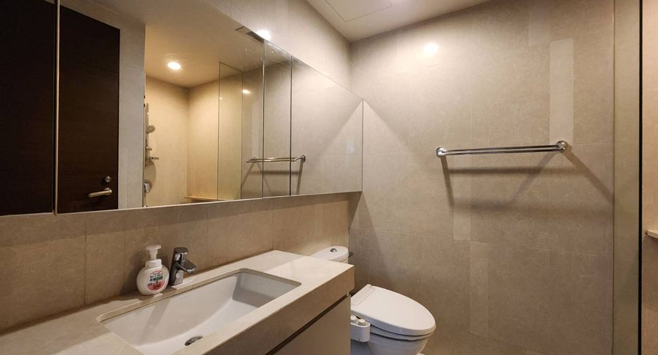 For rent 2 bedrooms condo in Watthana, Bangkok
