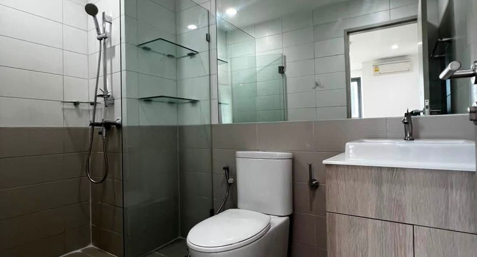 Wohnung zur Miete mit 1 Zimmer in Bang Rak, Bangkok