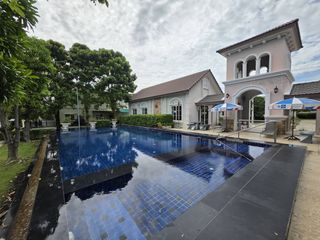 Reihenhaus zum Kauf mit 3 Zimmer in Thung Khru, Bangkok