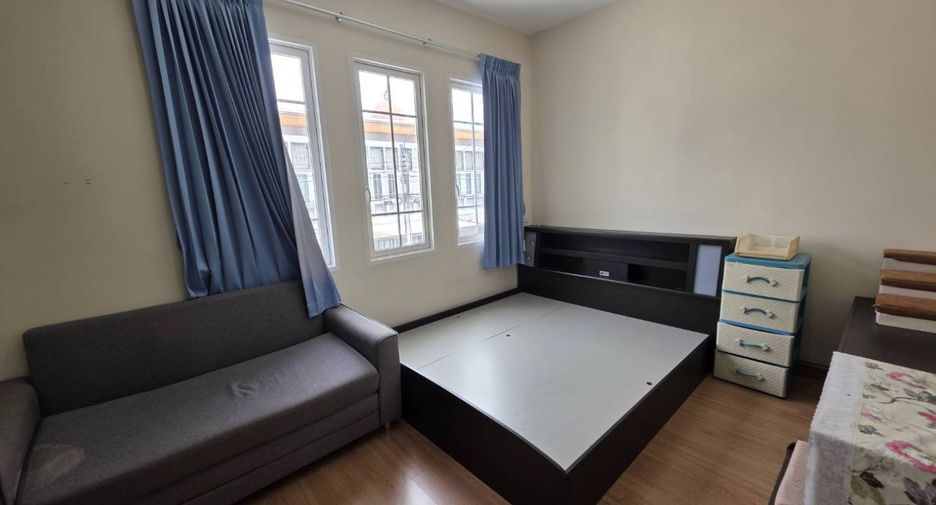 Reihenhaus zum Kauf mit 3 Zimmer in Thung Khru, Bangkok